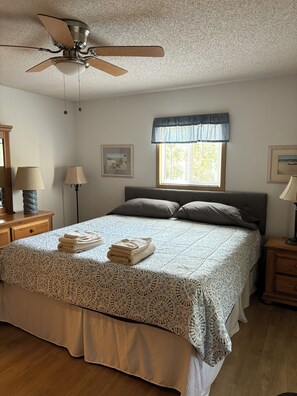 5 Schlafzimmer, Schreibtisch, Bügeleisen/Bügelbrett, kostenloses WLAN