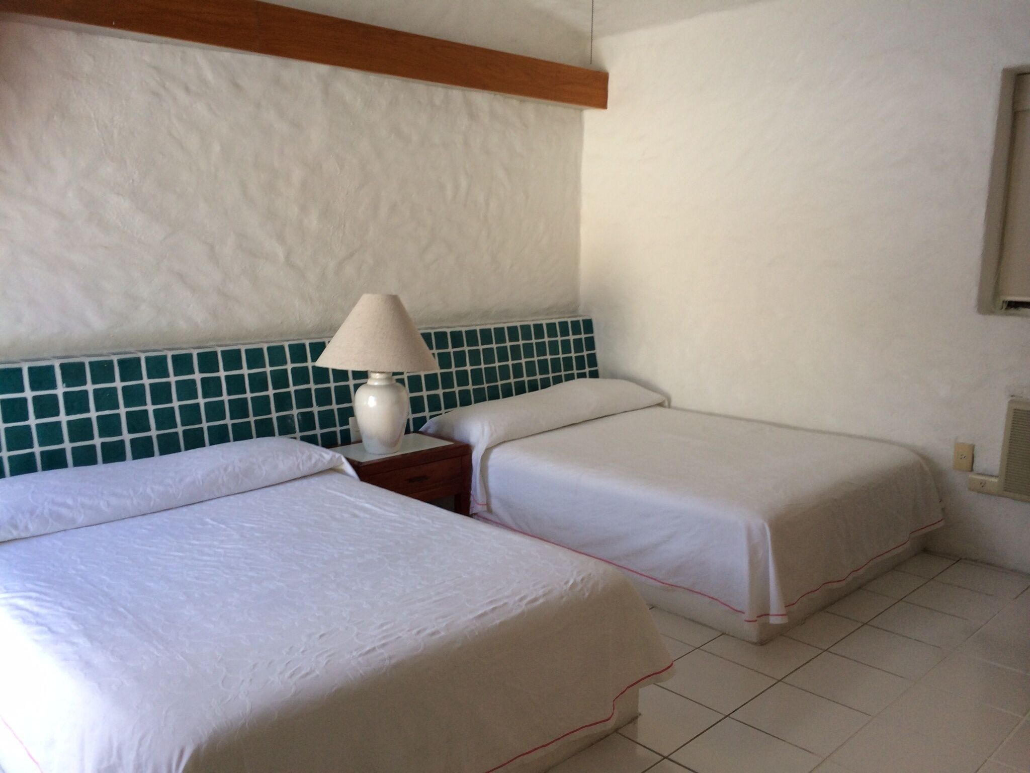 Golf (in Front Tee 11), Pool, Service, One Story, 4 Rooms, Internet, Palapa, Van