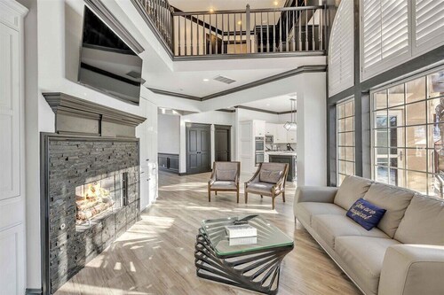 Spacious, newly remodeled home near I-35 in Edmond