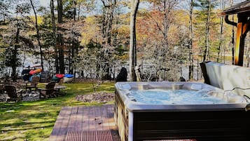 Baignoire à remous extérieure