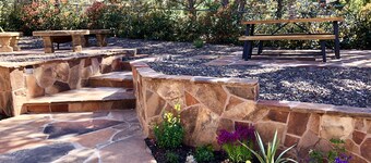 Charmer by the Chapel       VIEWS • HOT TUB • FIRE PIT