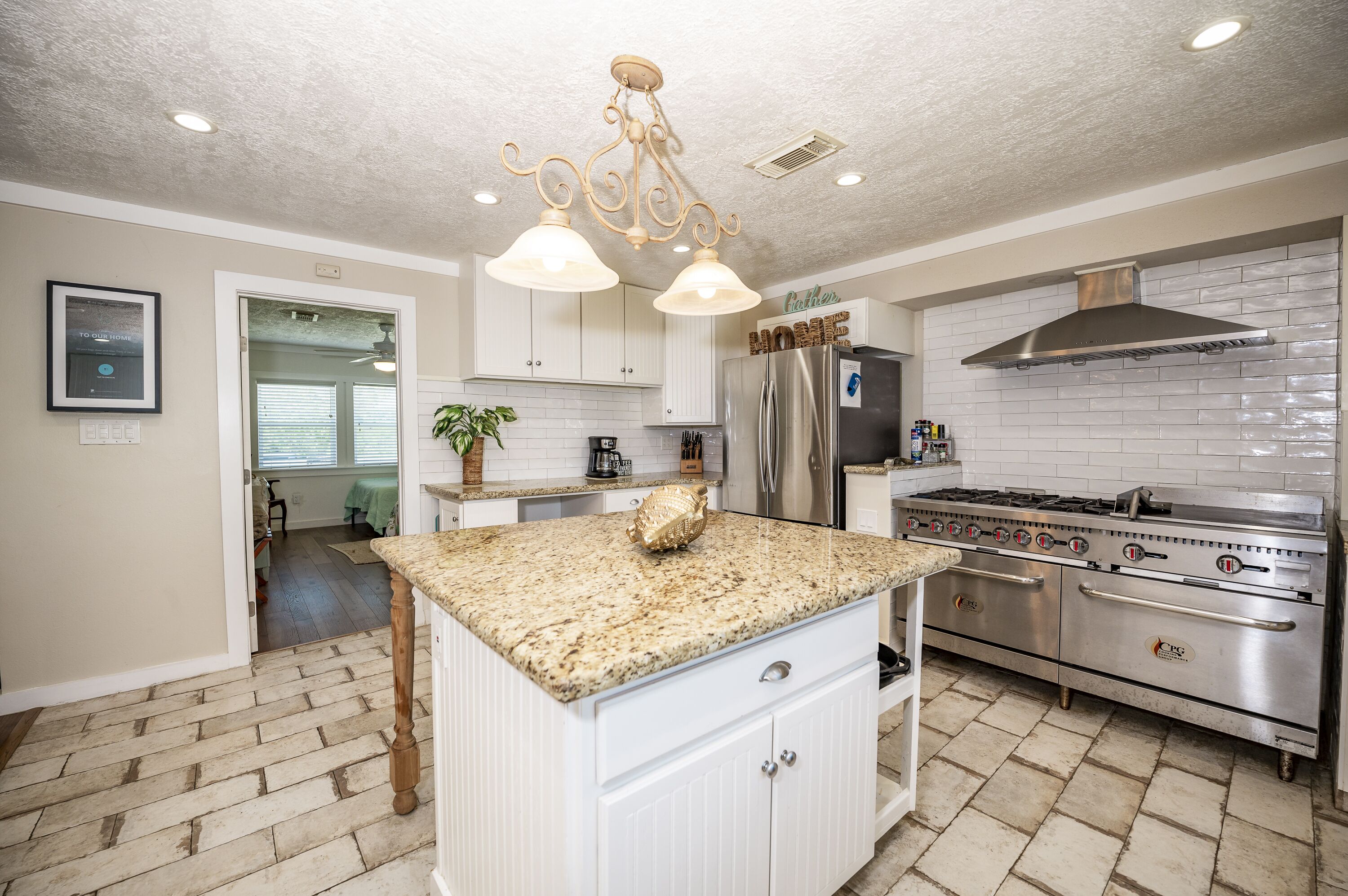 "THE TEXICAN" - Beautiful, Waterfront Home on Caney Creek