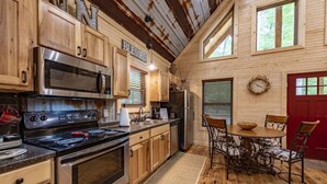 Private kitchen - Quail's Nest with Hot tub (Mentone)