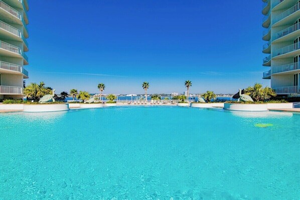 屋内プール、温水プール