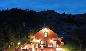 Exterior - Yellowstone Vacation Home close to Yellowstone! A/C! Hot Springs nearby! (Gardiner)