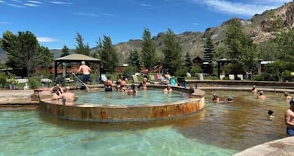 Yellowstone Vacation Home close to Yellowstone! A/C! Hot Springs nearby!