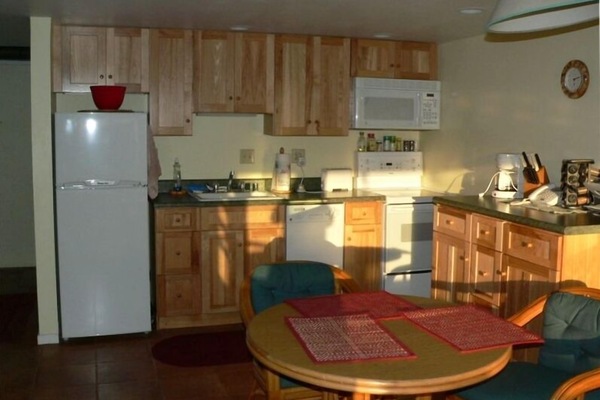 Looking into the condo from private lani