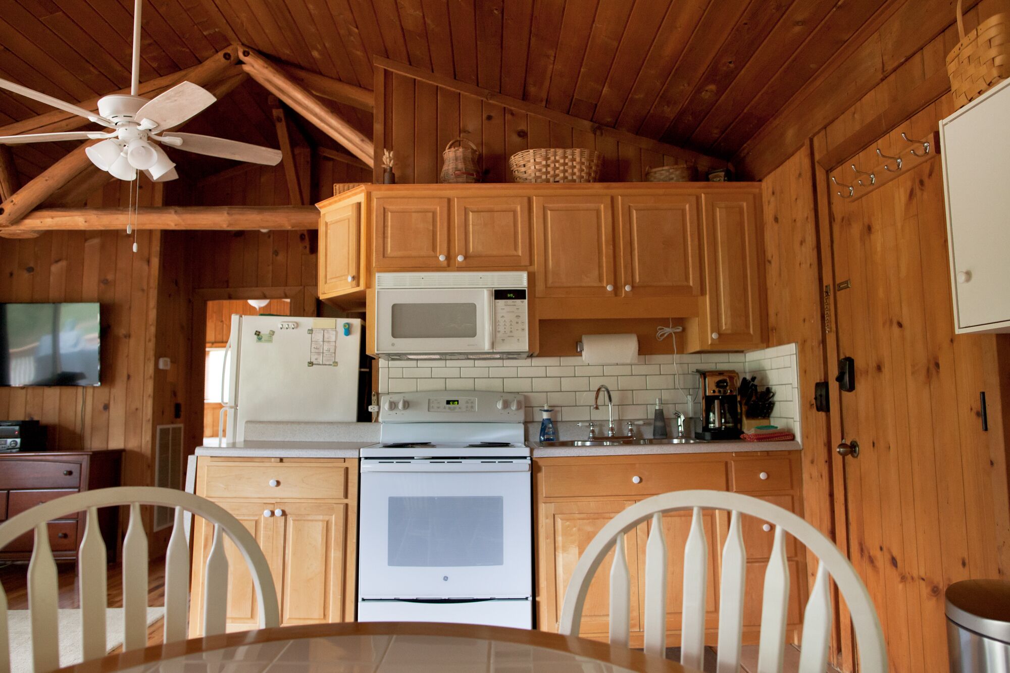 Cabin#3  Smith Mtn Lake.  Views/Waterfront/Pet Free/No wake cove/Dock