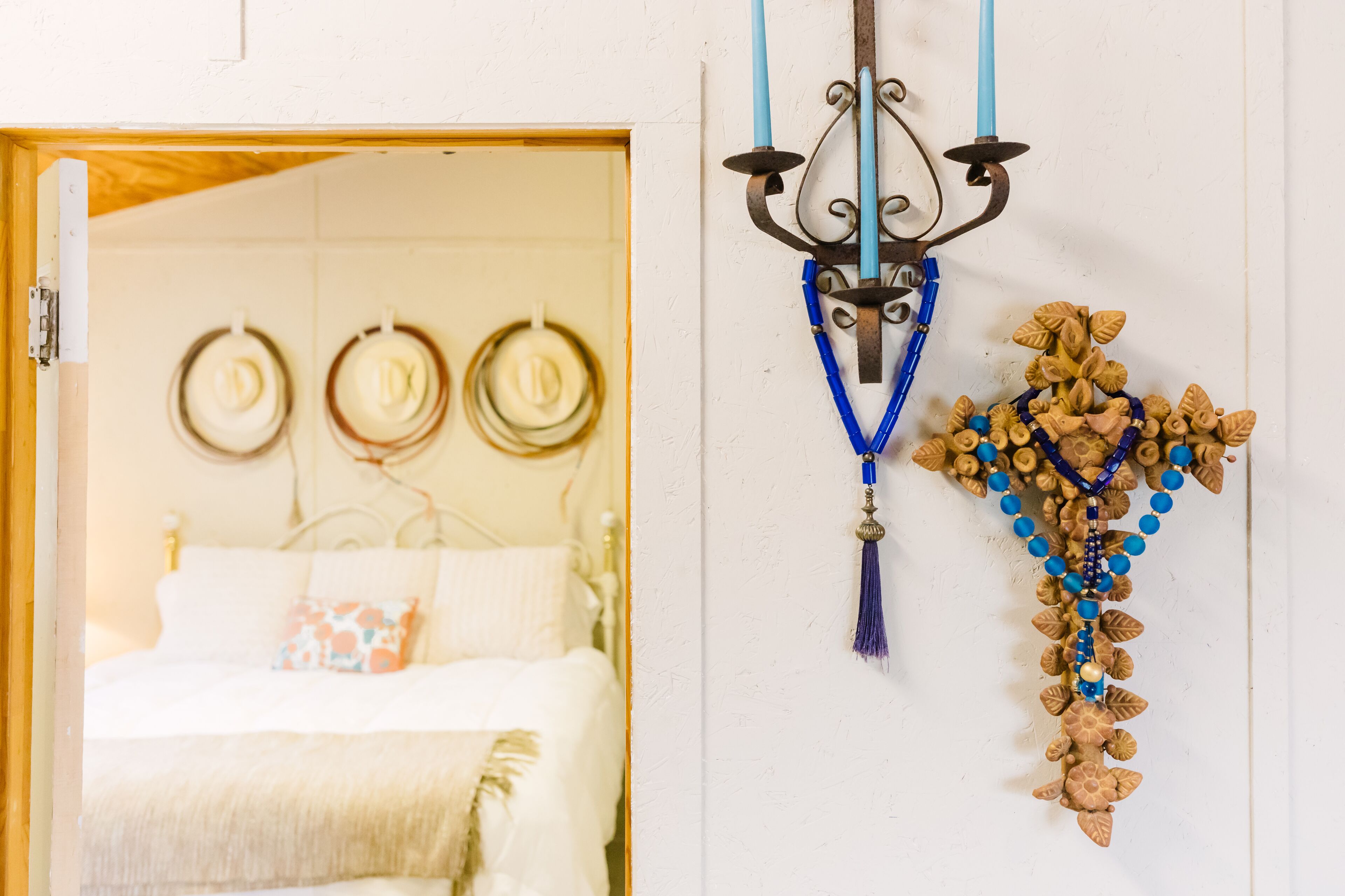 Thelma Cottage: Charming & Cozy 2 bedroom 2.6 miles from The Frio River