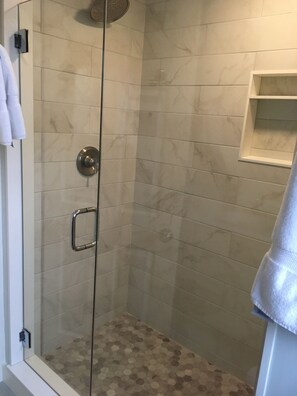 Bathtub, hair dryer, towels, soap - SUNNY second floor 2BD, 2BT  (Nantucket)