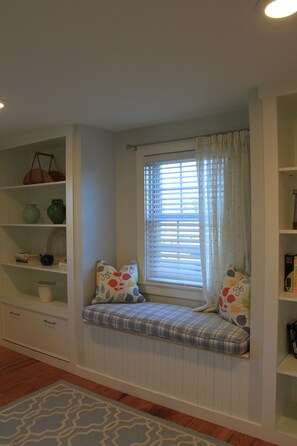 Interior - SUNNY second floor 2BD, 2BT  (Nantucket)