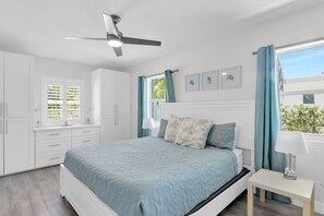 5 bedrooms, iron/ironing board, WiFi, bed sheets - SeaBreeze – Family Paradise w/ Pool, Hot Tub & Dock Access (Marathon)