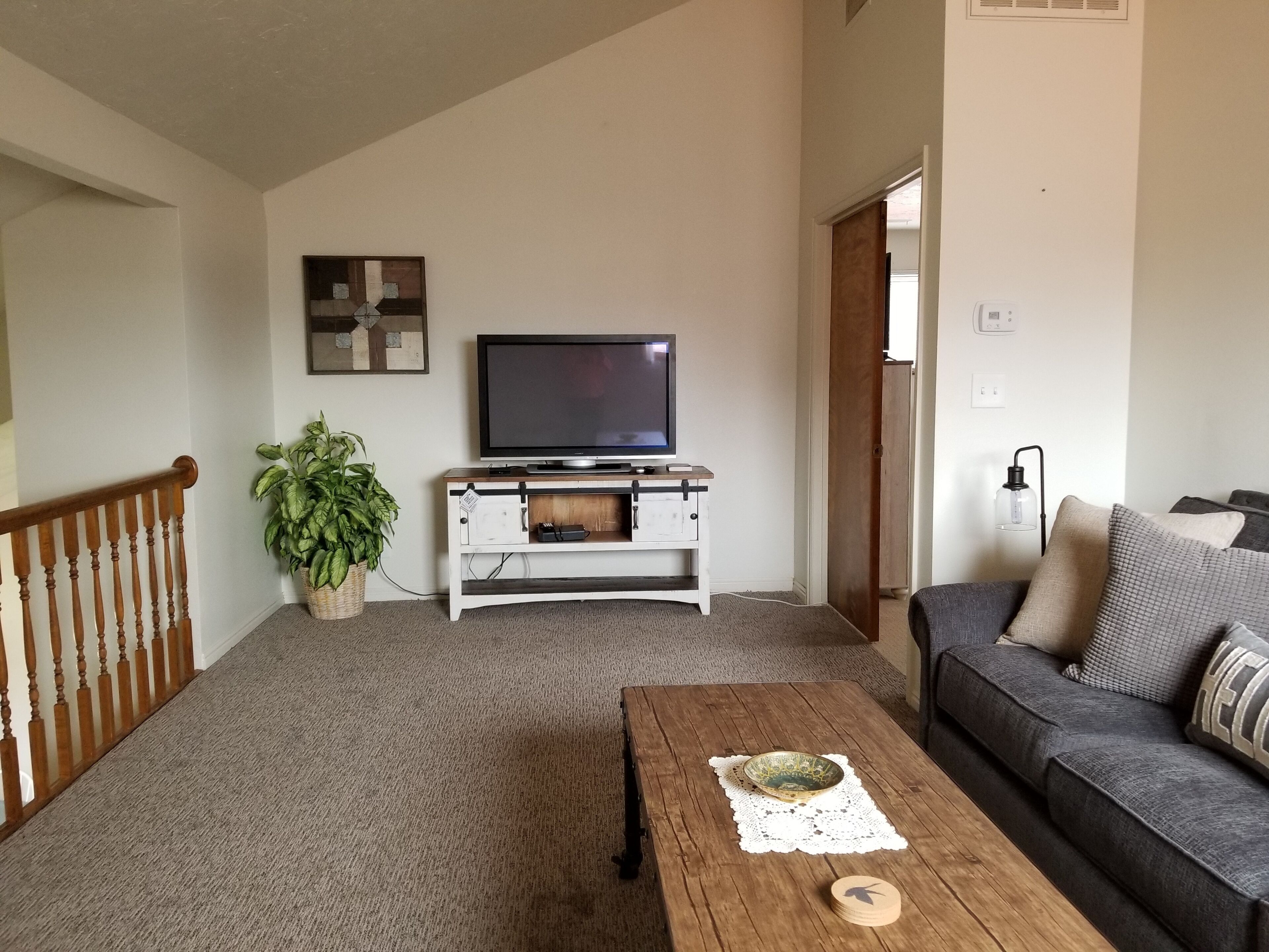 Modern Deluxe 2-story condo newly furnished