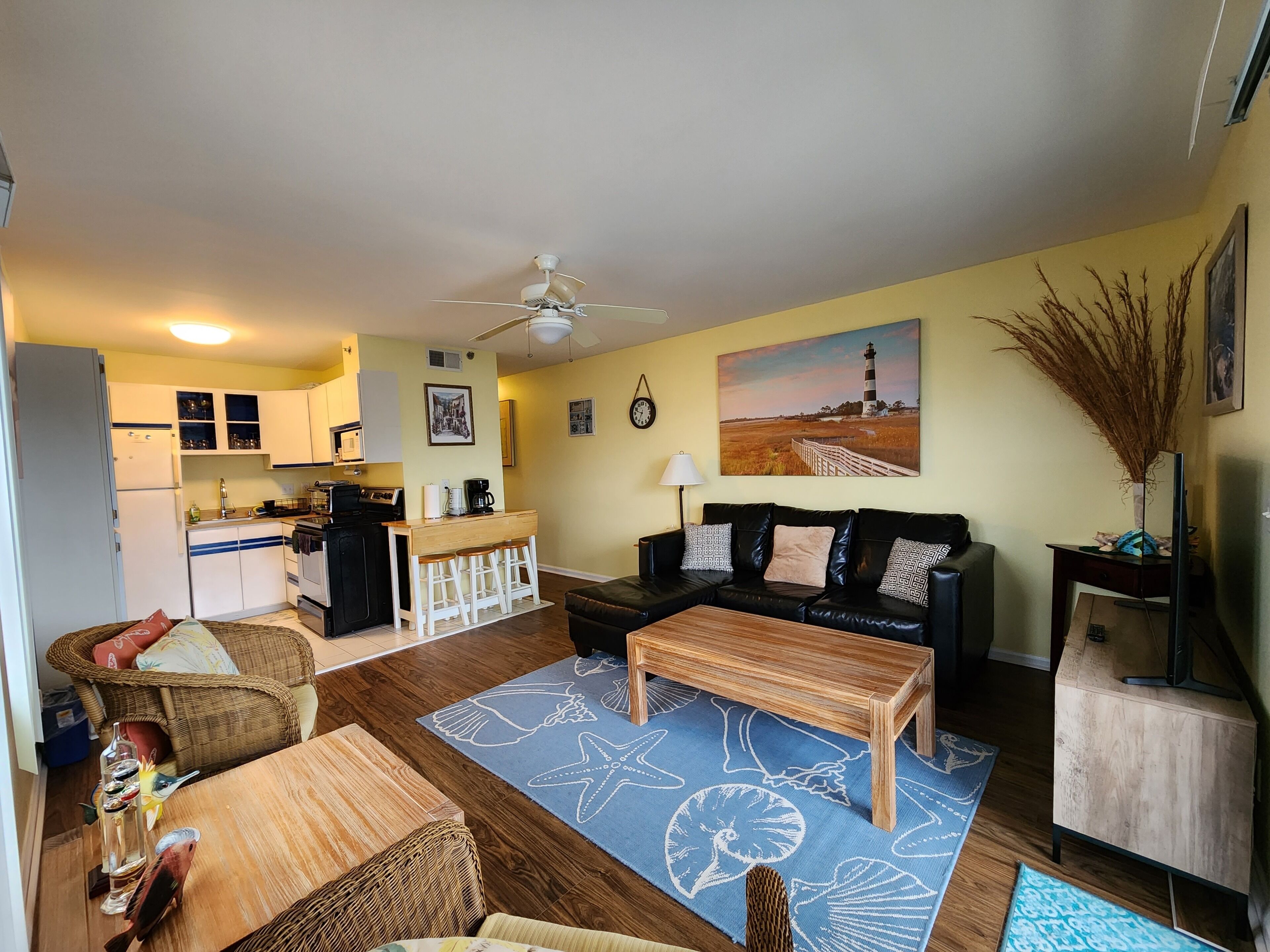 Waterfront Condo/Pier/Boat Slip 1 Block From Beach and Boardwalk. 2 BR, 2BA