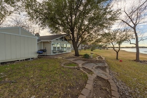 Property grounds -  WaterFront Rentals Lake Lewisville- Lake Houses near each other (Frisco)