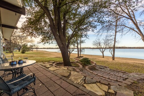  WaterFront Rentals Lake Lewisville- Lake Houses near each other