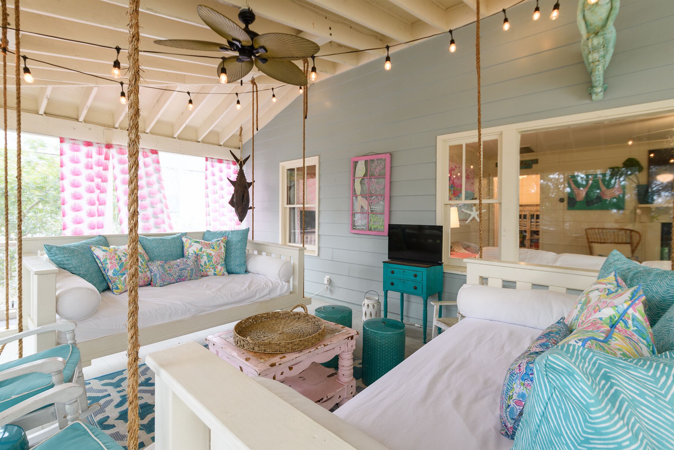 The Salty Mermaid Cottage, Private Heatable Pool & Hot Tub, Walk to Beach