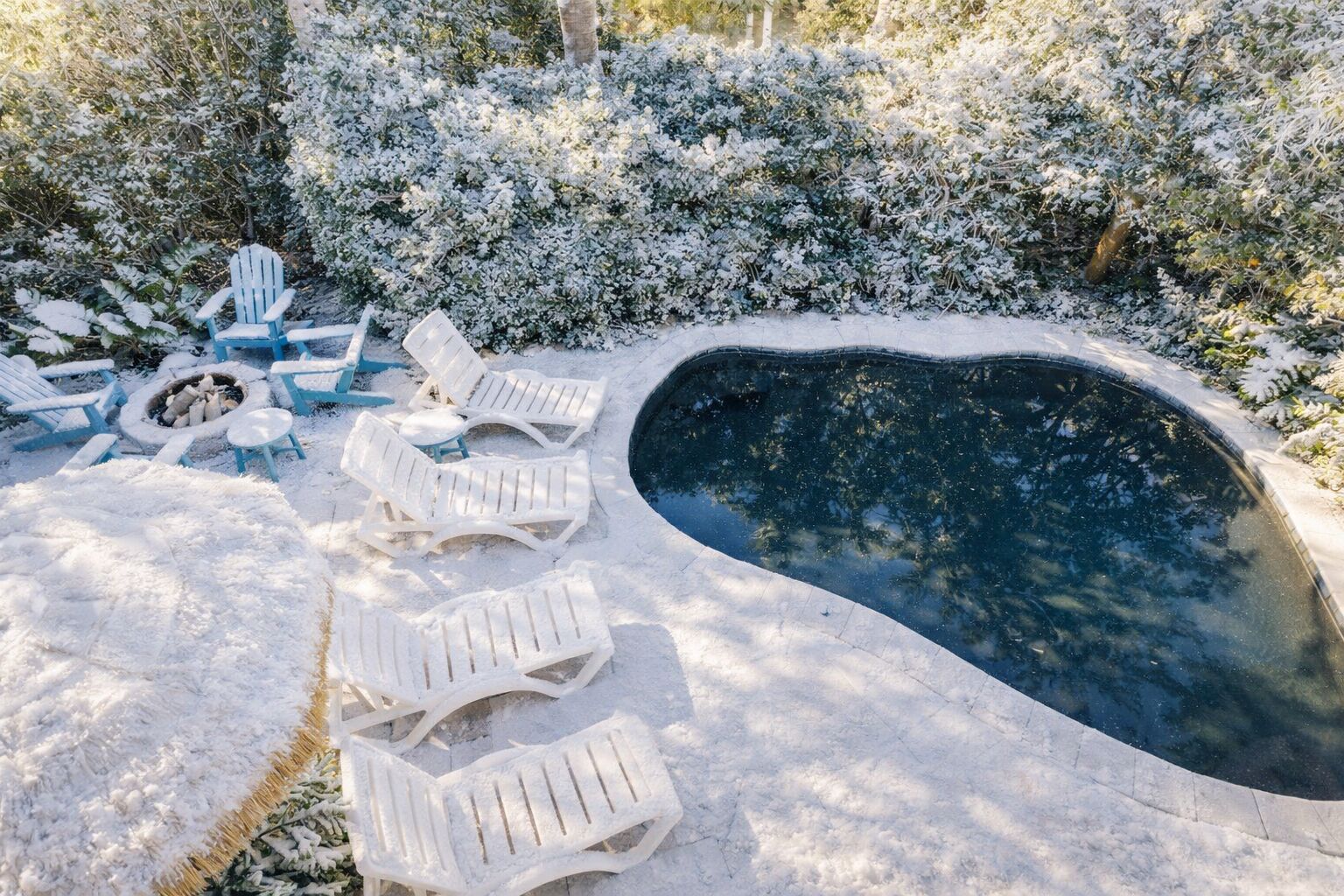 Outdoor pool, a heated pool