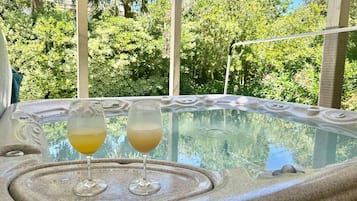 Bain à remous extérieur