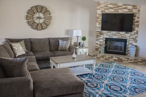 TV connectée, médiathèque, chaîne hi-fi