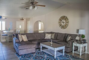 TV connectée, médiathèque, chaîne hi-fi