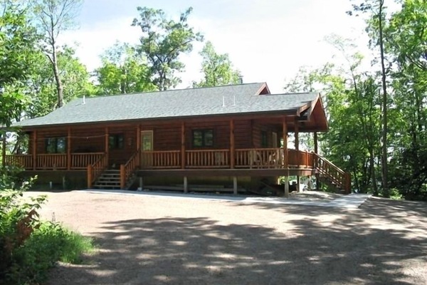 Welcome to the North Woods! We hope you enjoy your stay at Landy Lodge!