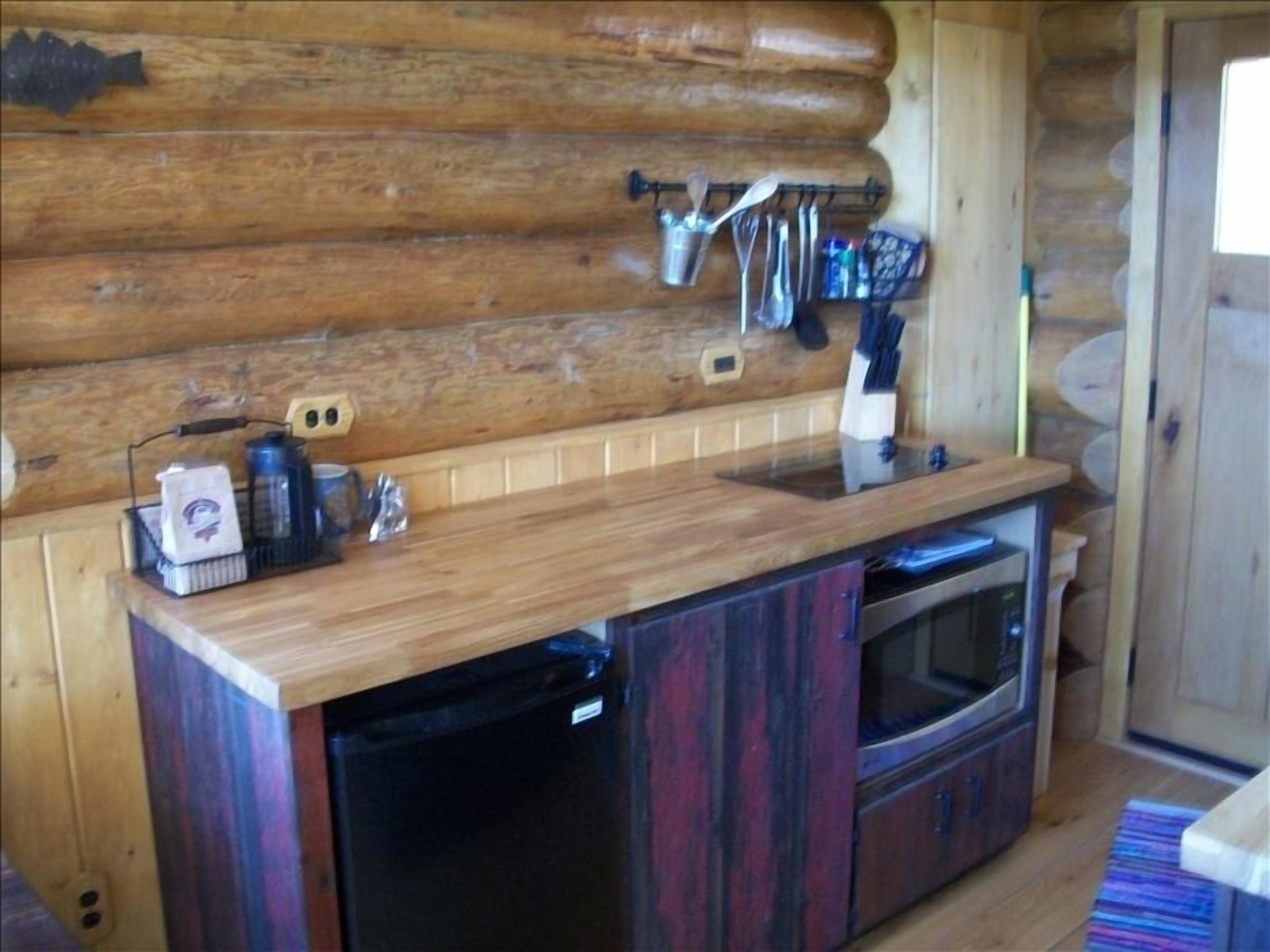 Tettegouche Log Cabin  Lk Superior views, Sauna, 3 blocks to Crystal Cave Beach