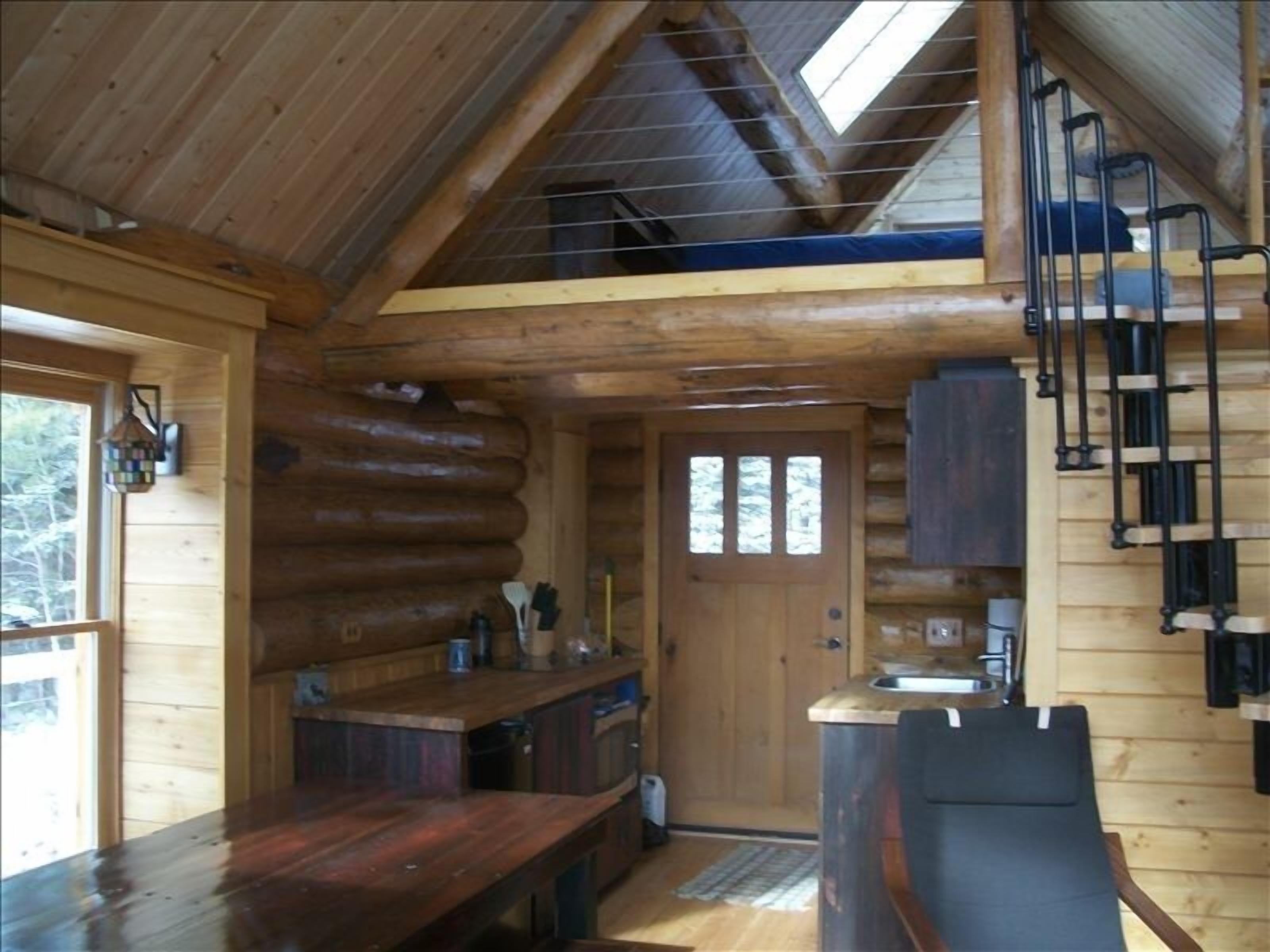 Tettegouche Log Cabin  Lk Superior views, Sauna, 3 blocks to Crystal Cave Beach