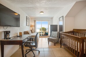 9 soverom, skrivebord, strykejern/-brett og wi-fi (inkludert)