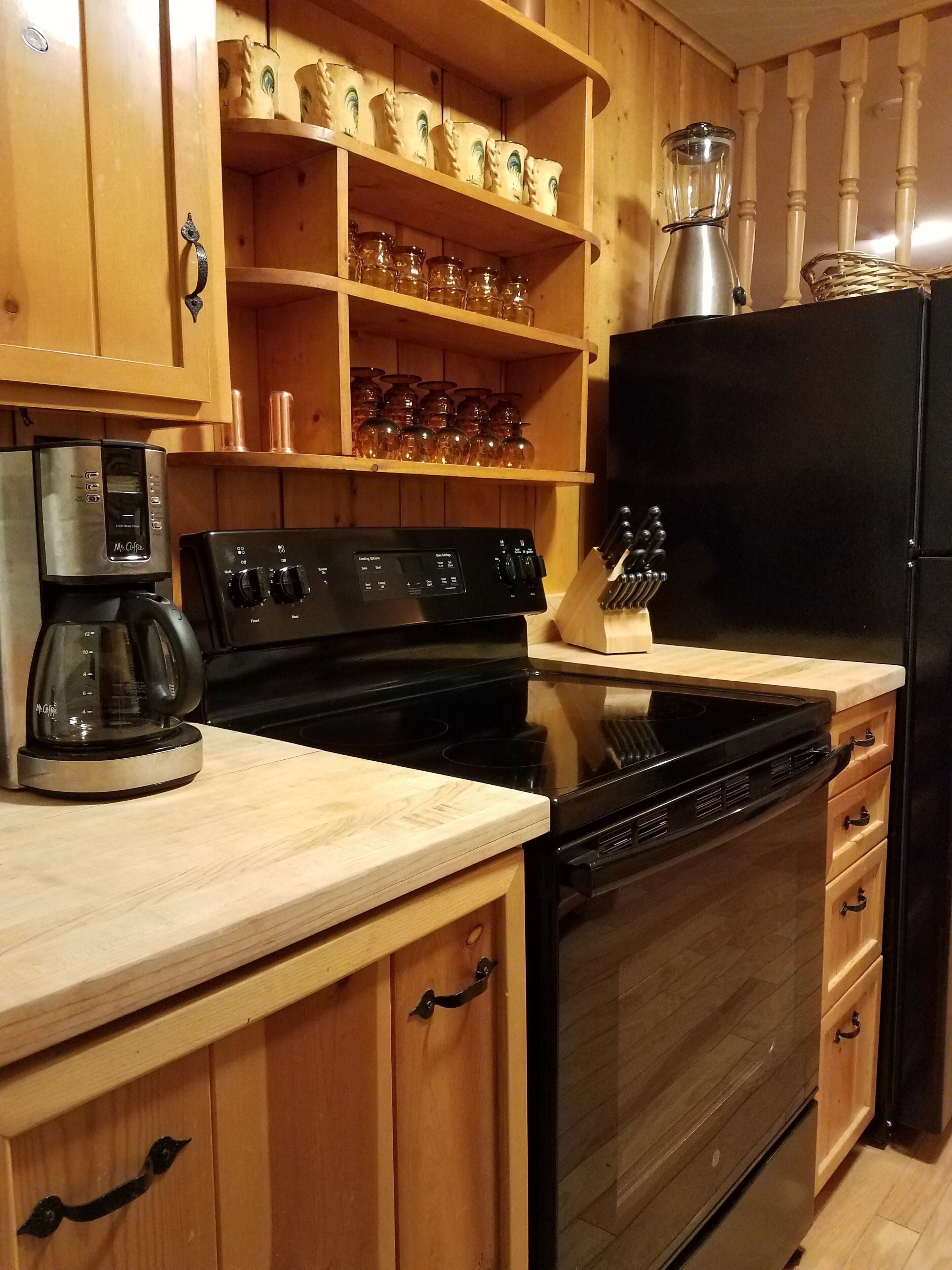 A Charming Gem in the Big Woods!