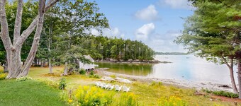 Historic riverfront home with boathouse & private dock - dogs OK