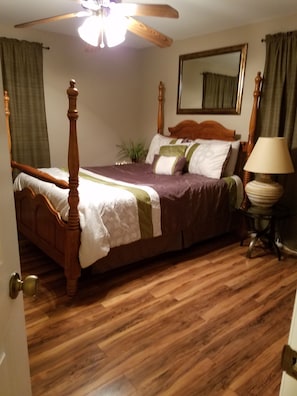3 bedrooms, iron/ironing board, free WiFi, bed sheets