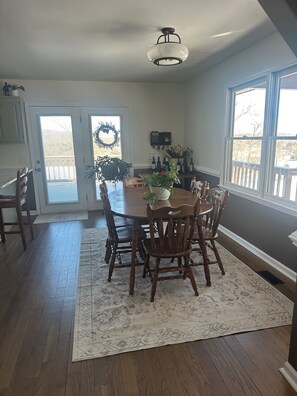 Dining -  VT Football VT and Radford Graduation Rental - Peaceful and private setting (Blacksburg)