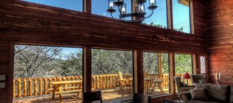 Two Story Luxury Lodge A Great Family Getaway