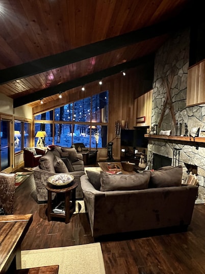 PREMIER Golf Course 190+ 5 STARS - GREAT LOCATION, Aspen Grove Views off Deck,