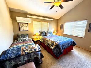 5 bedrooms, free WiFi, bed sheets