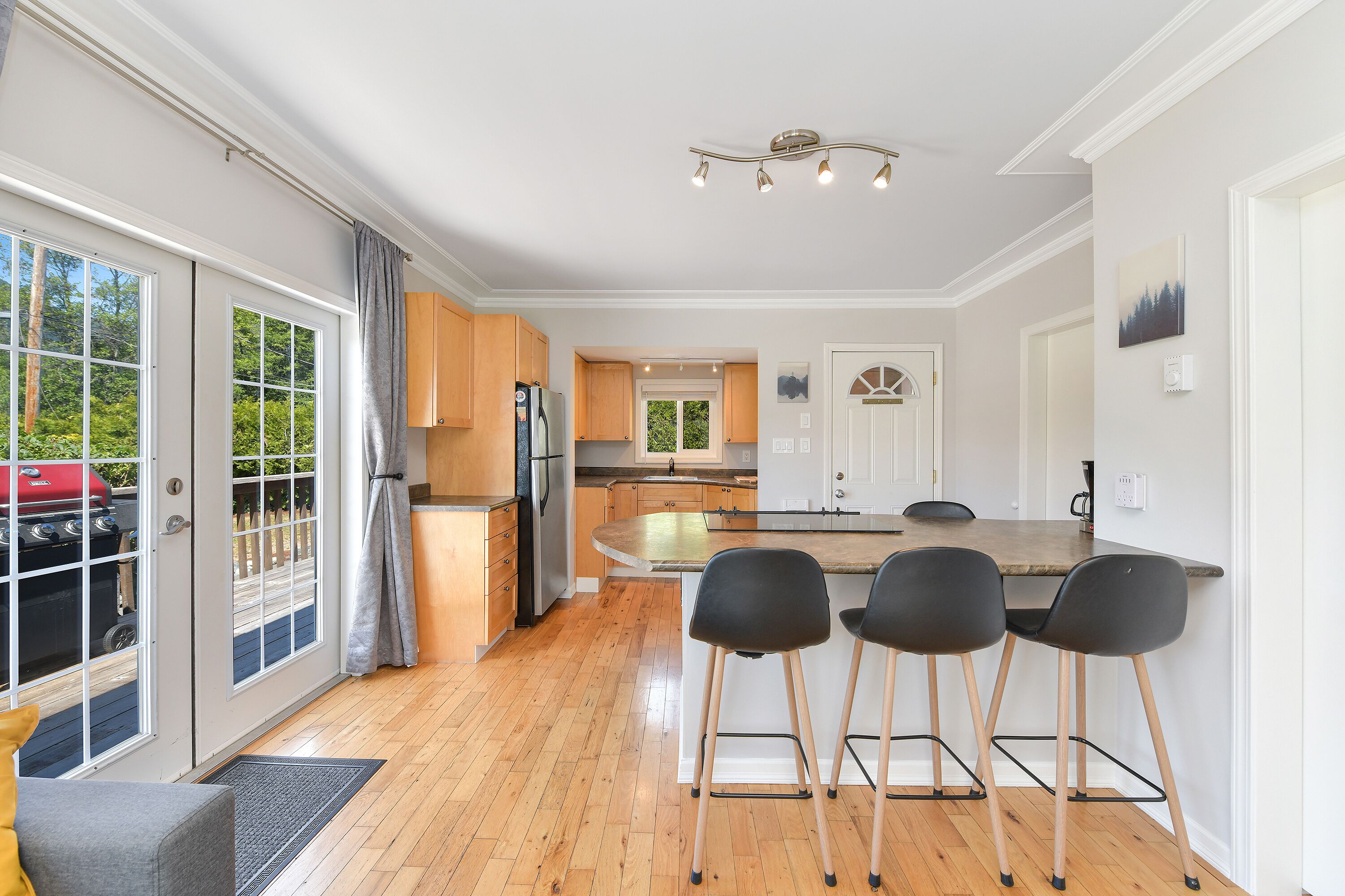 Cozy Cottage Style House In The Heart Of Lake Cowichan