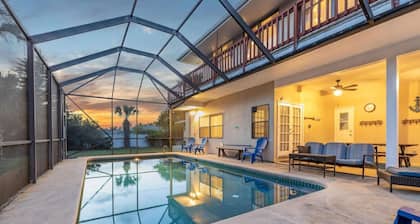 "The Sand Castle" -Generosa casa de 2 pisos para una gran diversión familiar