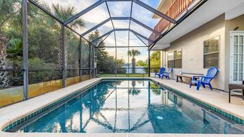 Outdoor pool, a heated pool