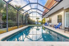 Piscina all'aperto, una piscina riscaldata