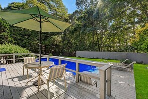 屋外ダイニングエリア