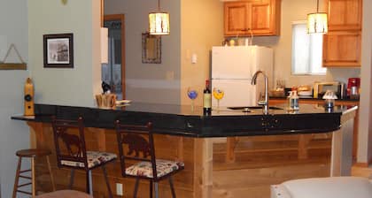 7 Springs - Swiss Mountain Condo, 2 Bedroom, 2 Bath - Recently Updated with Wifi