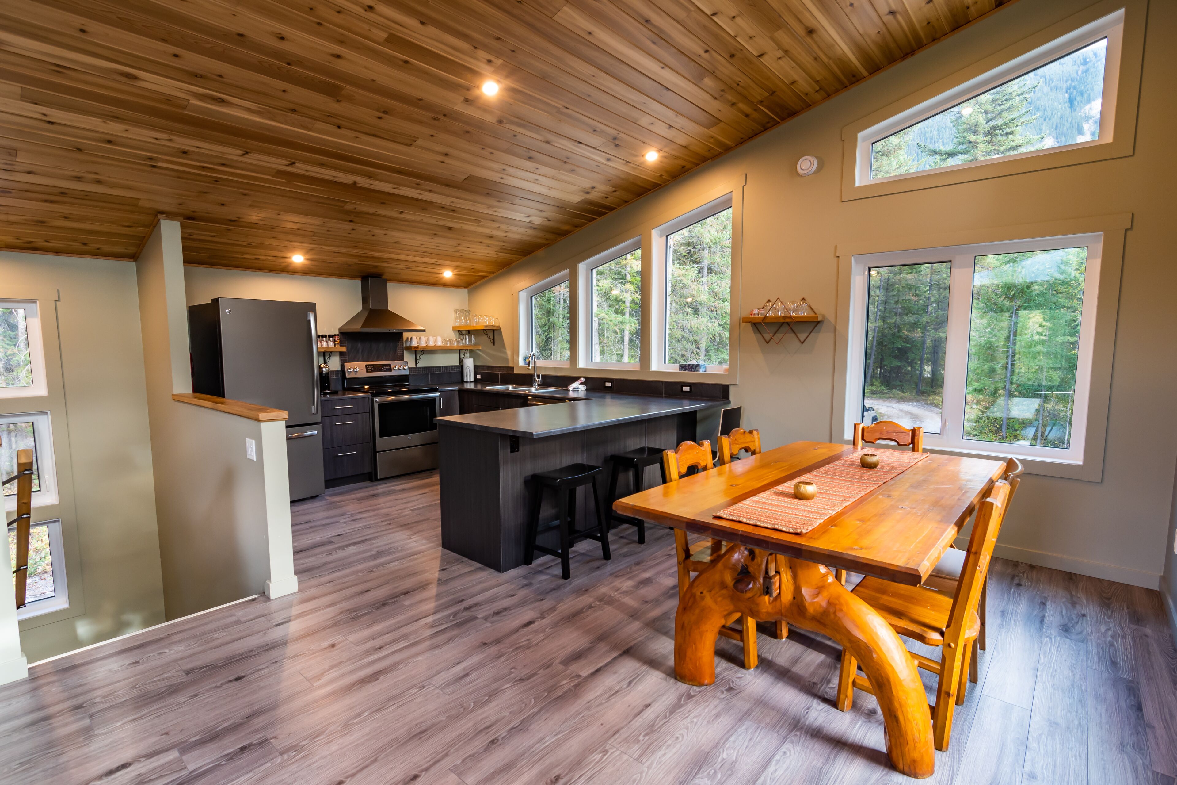 Goat Mountain Cabin in the beautiful Blaeberry Valley