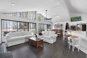 Smart TV, fireplace, DVD player, books