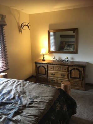 6 Schlafzimmer, Reisekinderbett, kostenloses WLAN, Bettwäsche