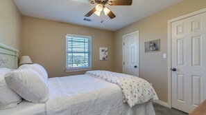 3 bedrooms, free WiFi, bed sheets