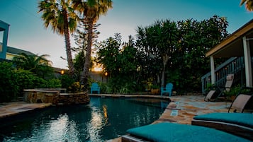 室外泳池、暖水池