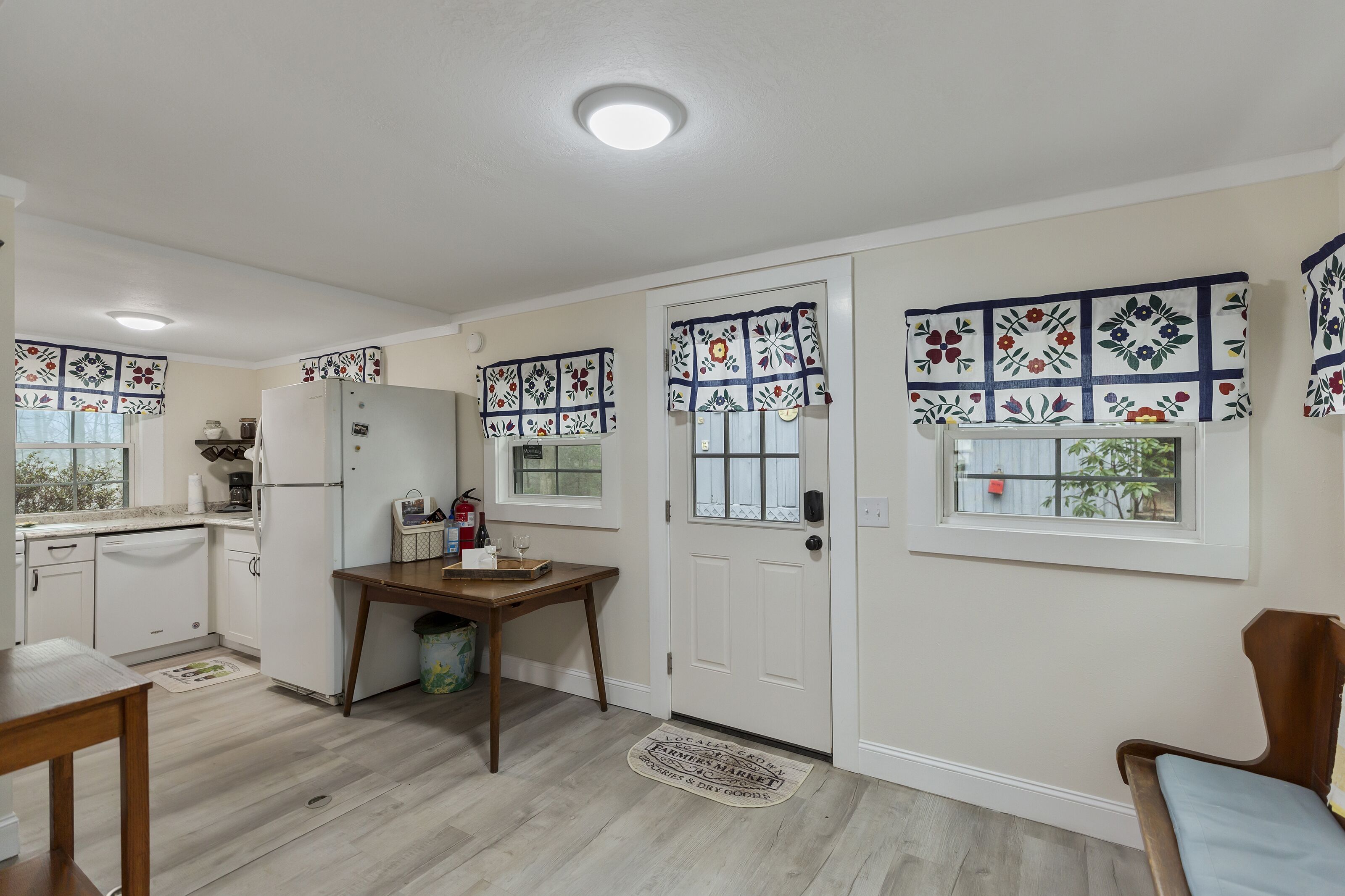 Heaven in Highlands ~ Book your stay today!