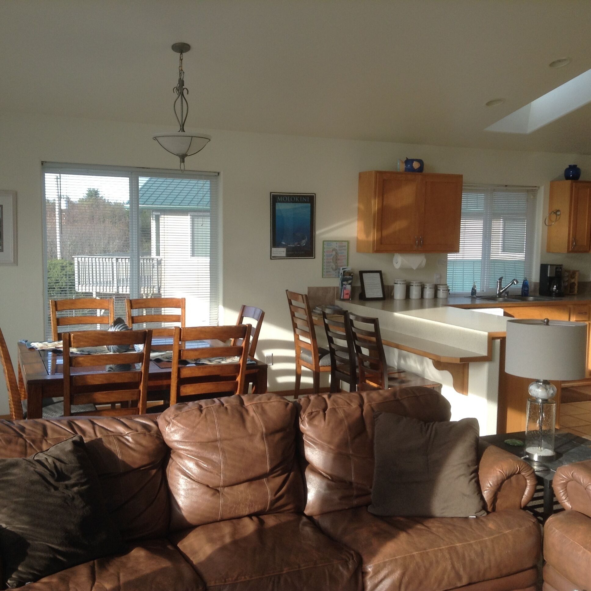 TV, DVD-spiller, fotballspill og bøker