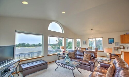 Blue Sea Beach Home Hot Tub Wifi   Short walk to Ocean City Beach
